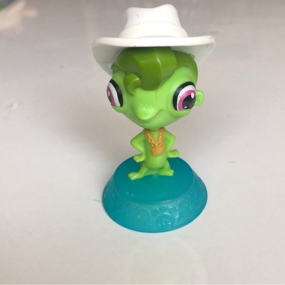 Littlest Pet Shop Vinnie Terrio McDonald’s Happy meal toy